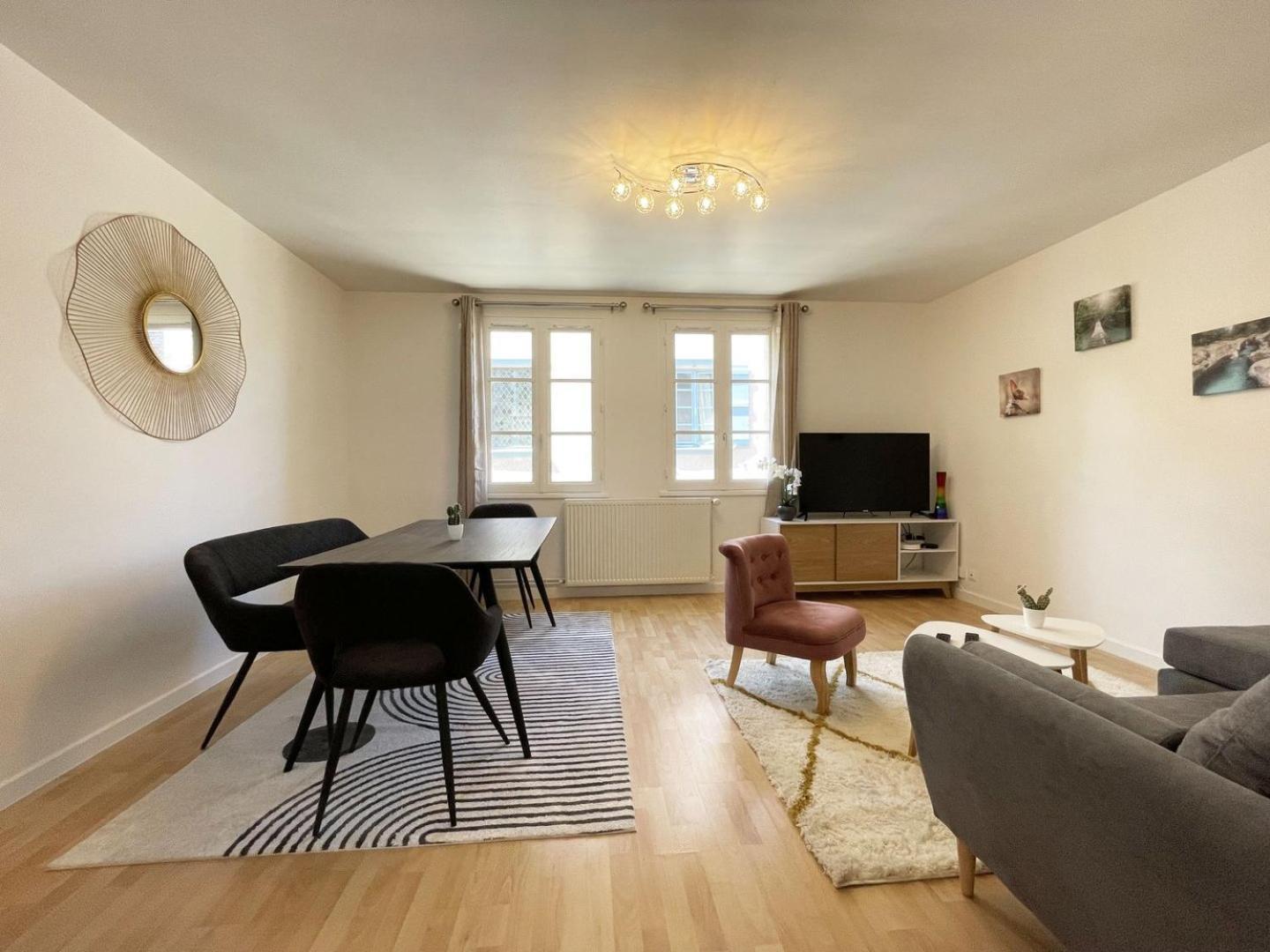 Au Bord De L'Eure - Free Parking Apartman Chartres Kültér fotó
