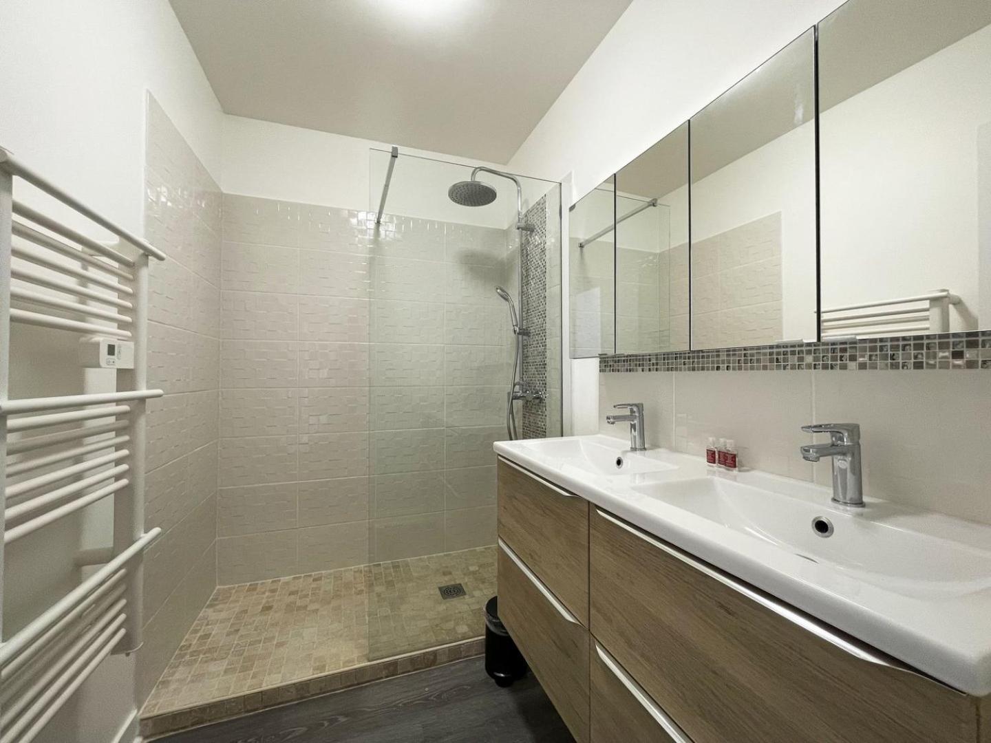 Au Bord De L'Eure - Free Parking Apartman Chartres Kültér fotó